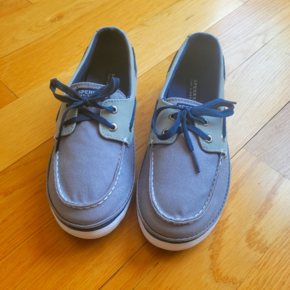 NWT Sperry Boys Size 3.5 Cruz Grey/Navy Boat Shoes